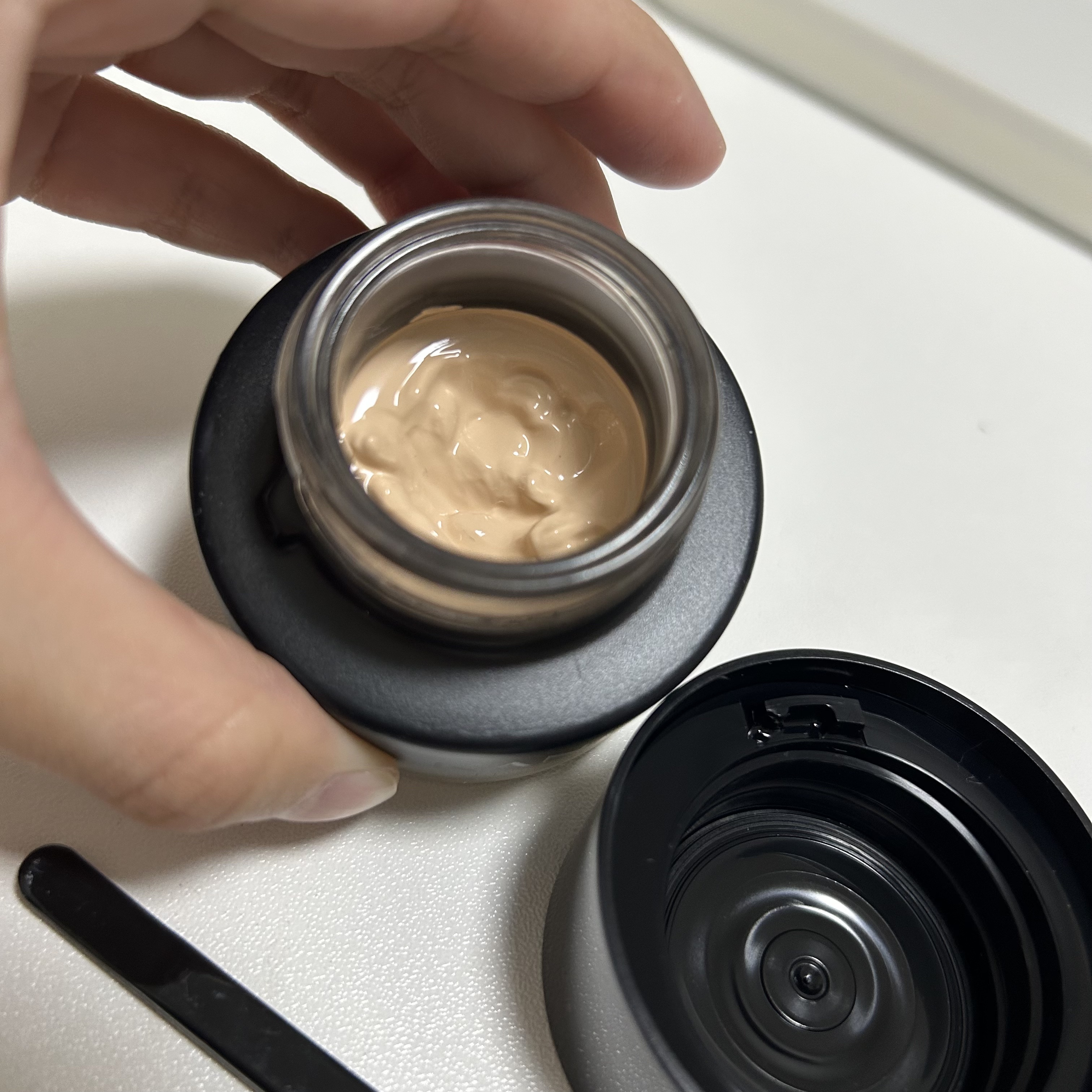 ライブリースキン　ウェア オークルB/KANEBO/クリーム・エマルジョンファンデーションを使ったクチコミ（3枚目）