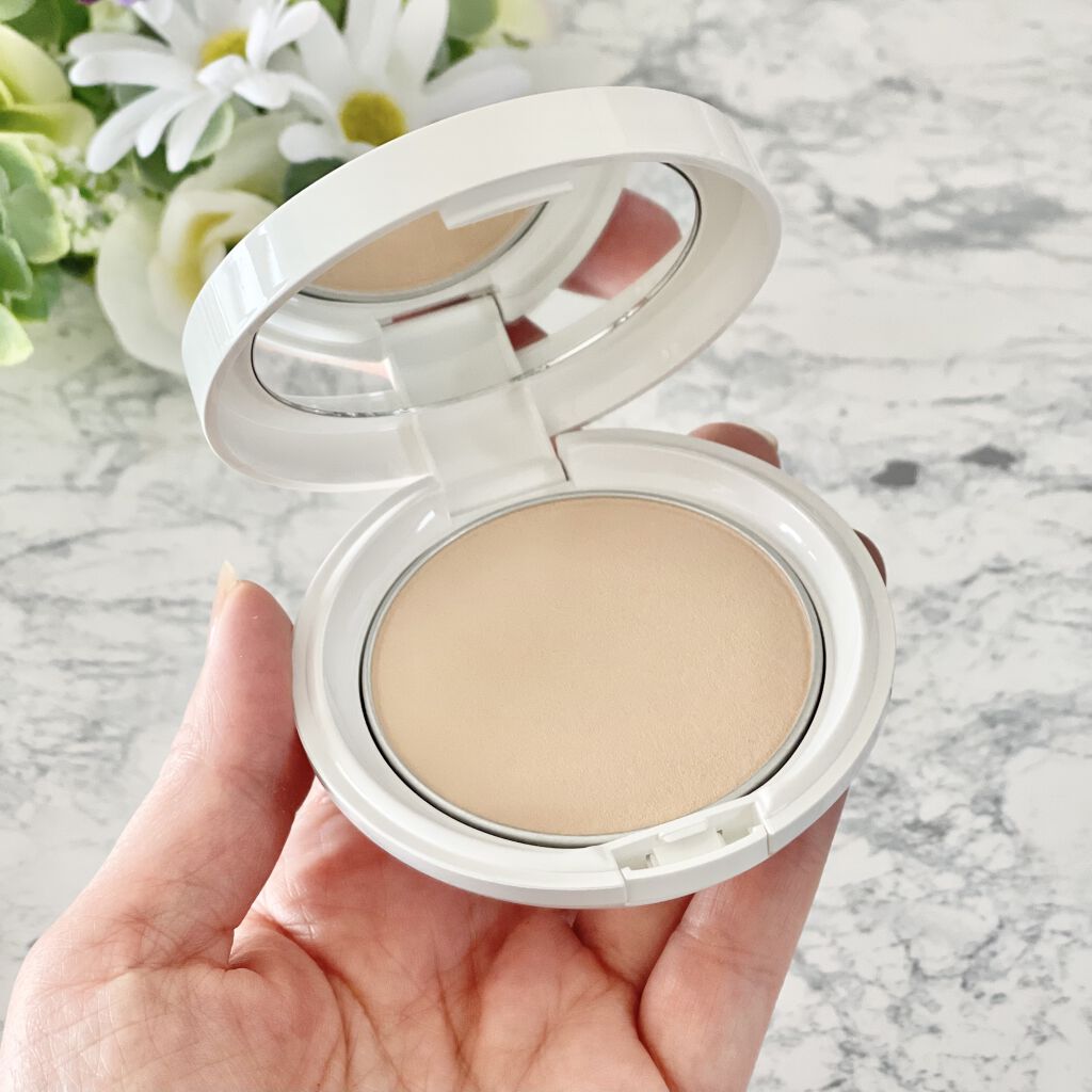 グレイシィ インテグレート グレイシィ プレミアムパクトのクチコミ「シルクのように上品な光沢の
超微細"生感シルキー発光パウダー"で
厚塗り感なくキレイにカバー♪.....」（3枚目）