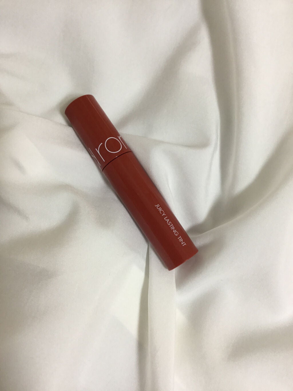 ジューシーラスティングティント/rom&nd/リップティントを使ったクチコミ(2枚目)