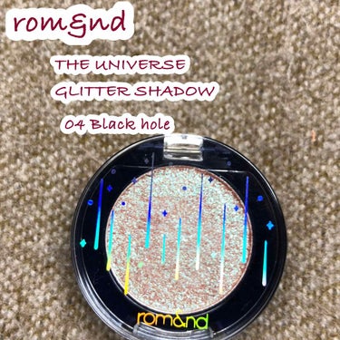 rom&nd
THE UNIVERSE GLITTER SHADOW
04 Black hole

先日、韓国コスメを取り扱うRe:MAKEにて発見しました！
私は税込1300円くらいで購入しましたが、