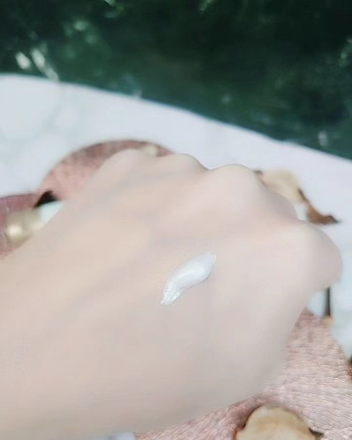 大人のハンドバーム ロイヤルプルメリアの香り/ハリーハリー/ハンドクリームを使ったクチコミ(3枚目)