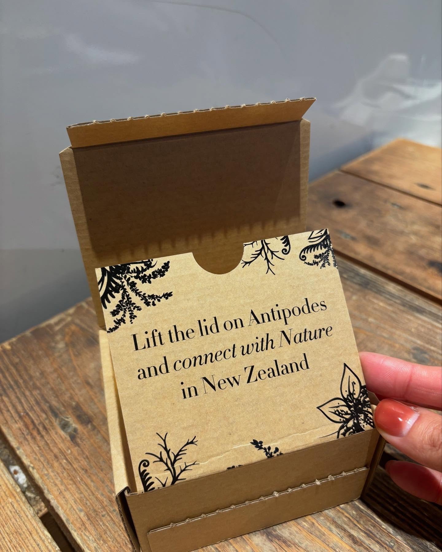 アンティポディース スーパーナチュラル SPF50＋ フェイシャル サンスクリーン/Antipodes/日焼け止めクリームを使ったクチコミ（3枚目）