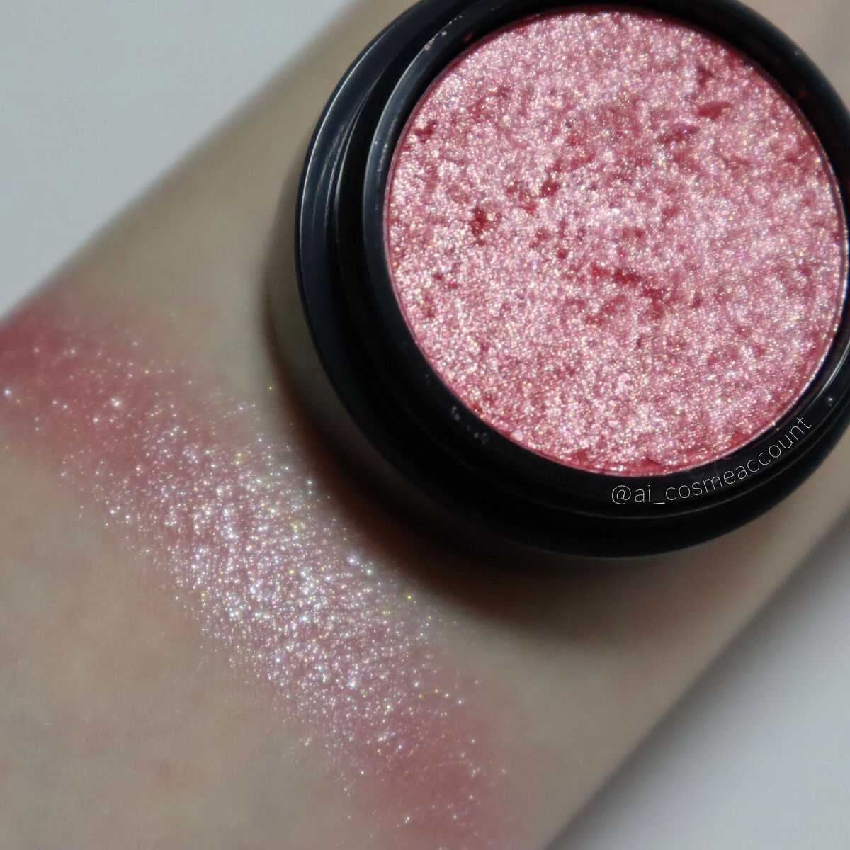 セルフィーフィックスピグメント 11 レッドホリック/Witch's Pouch/単色アイシャドウを使ったクチコミ（3枚目）