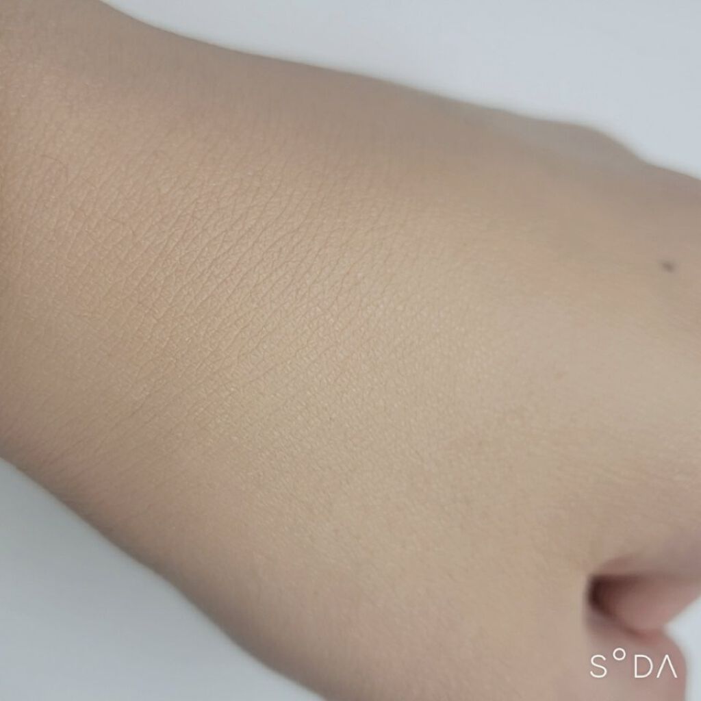 リアルカバーリキッド(ライトグロウ)/KATE/リキッドファンデーションを使ったクチコミ(3枚目)