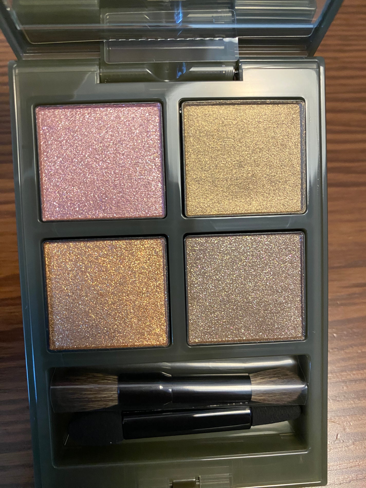 アディクション ホリデーアディクション アイシャドウ パレット + “スルー ザ グラス”/ADDICTION/アイシャドウパレットを使ったクチコミ(4枚目)
