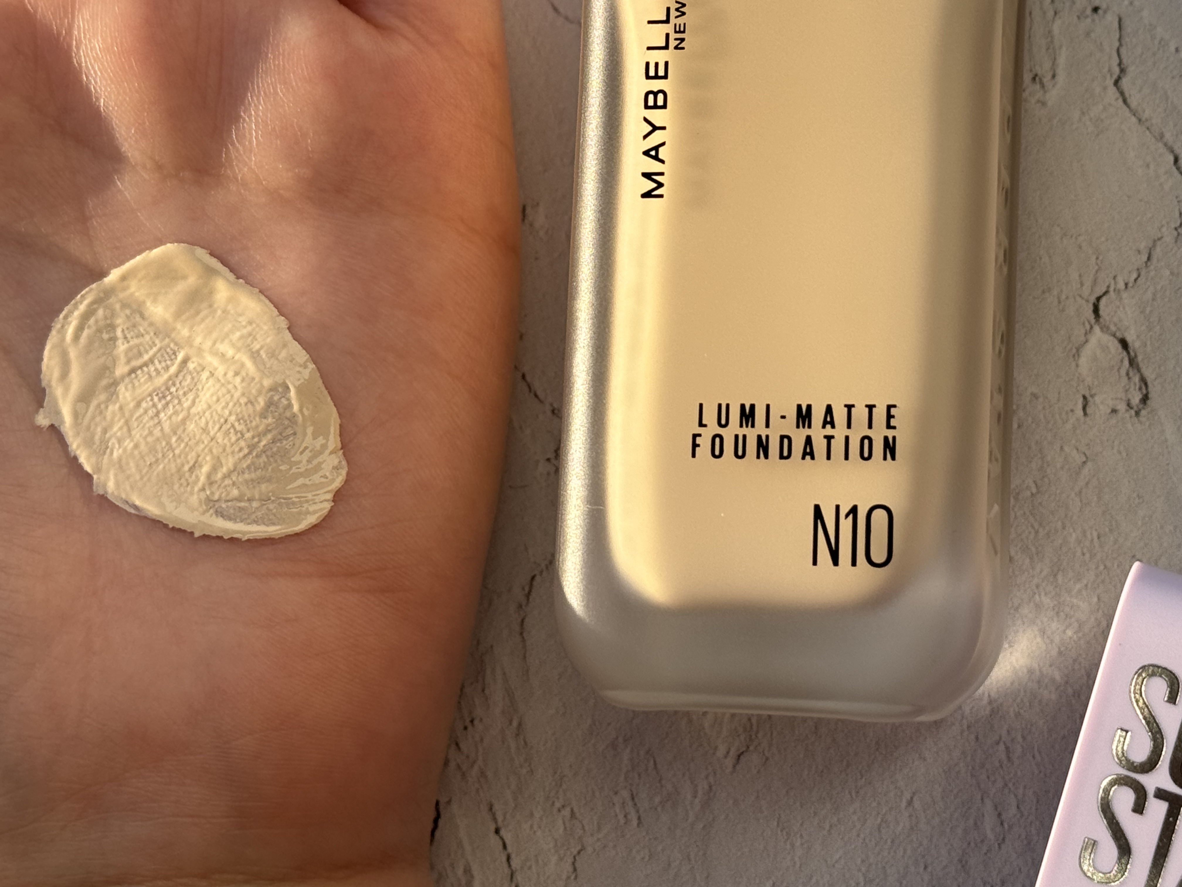SPステイ ルミマット リキッド ファンデーション/MAYBELLINE NEW YORK/リキッドファンデーションを使ったクチコミ（3枚目）