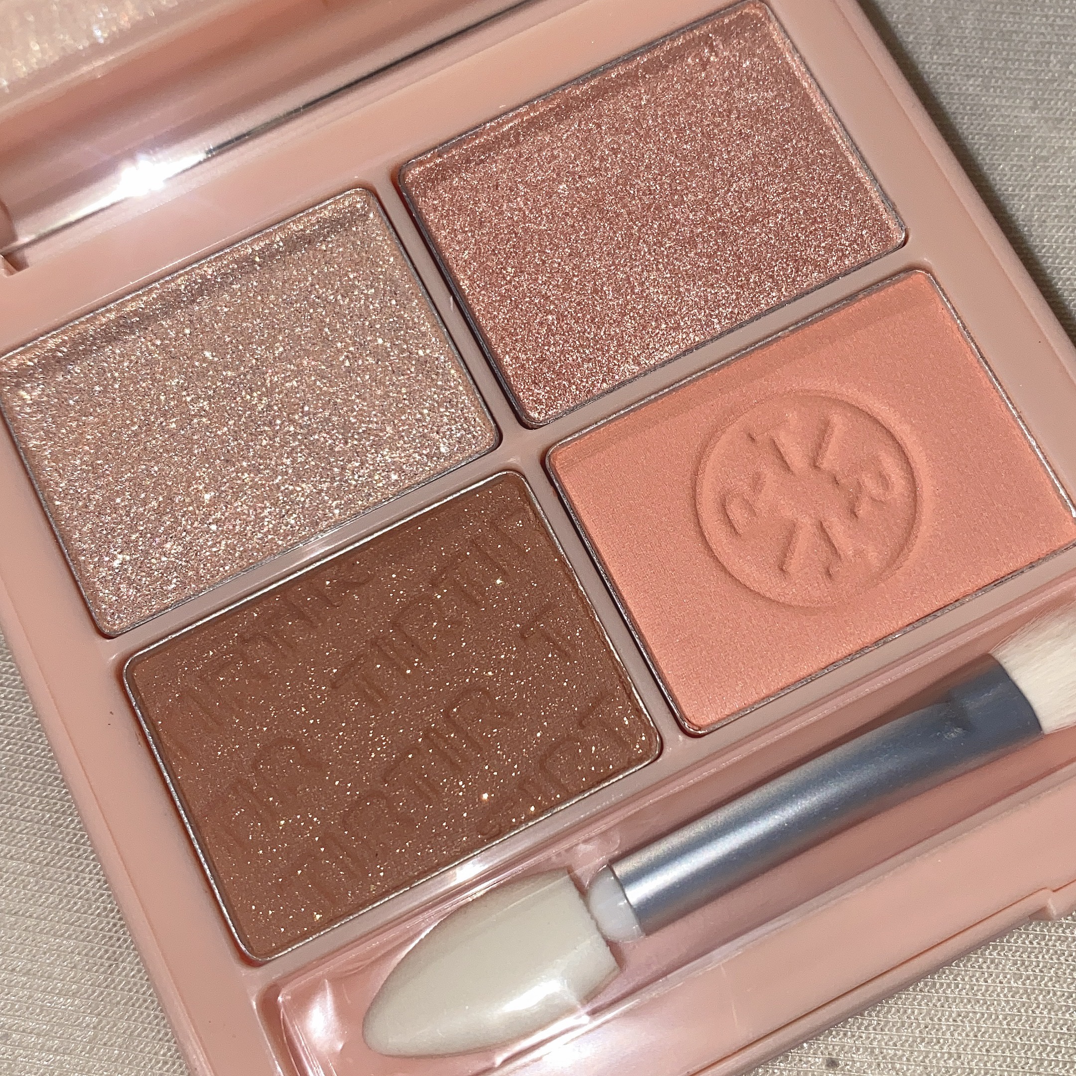 ミルキー メロウ シャドウ 02 ピーチ/TIRTIR(ティルティル)/アイシャドウパレットを使ったクチコミ（2枚目）