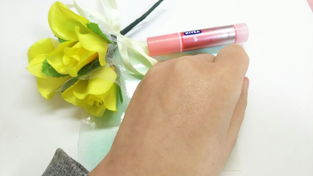 ニベアリップケア ウォータリングリップ チェリーレッド/ニベア/リップケアを使ったクチコミ（2枚目）