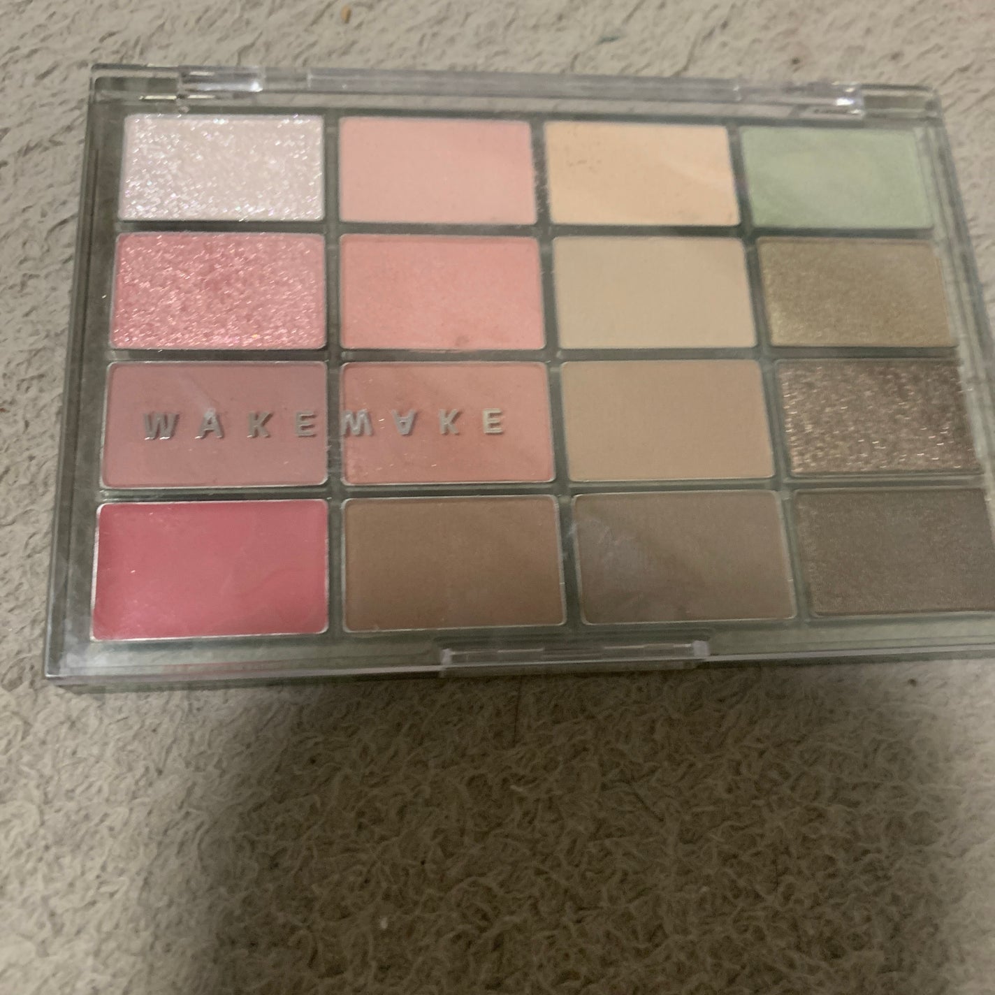 ソフトブラーリングアイパレット/wakemake/アイシャドウパレットを使ったクチコミ(1枚目)