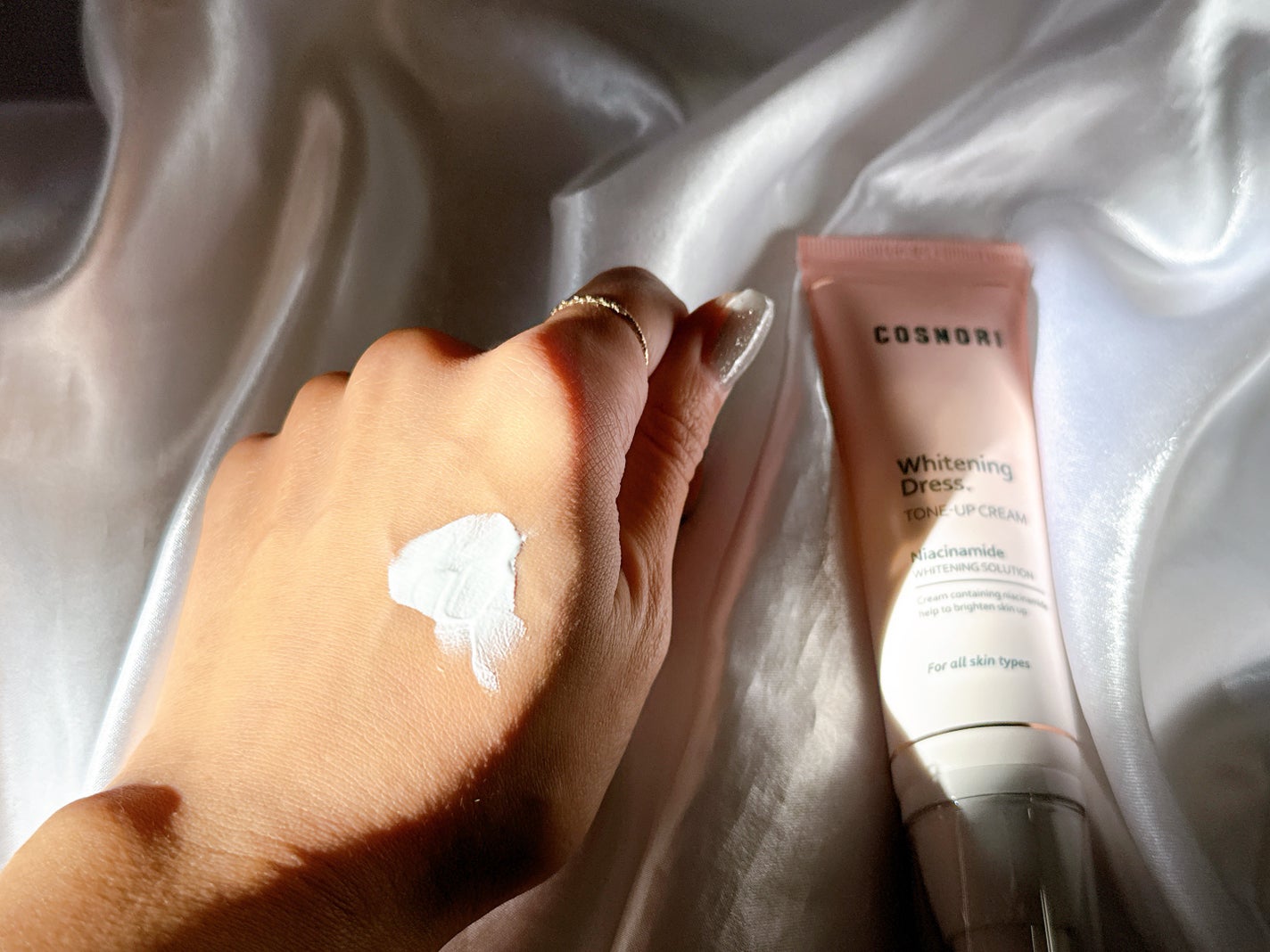 ホワイトニングドレストーンアップクリーム/COSNORI/化粧下地を使ったクチコミ(3枚目)