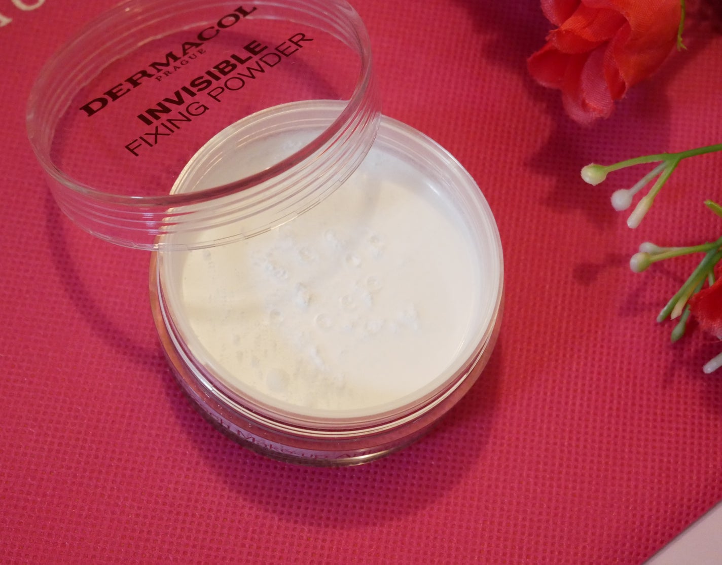 インビジブルフィクシングパウダー/DERMACOL/ルースパウダーを使ったクチコミ(3枚目)