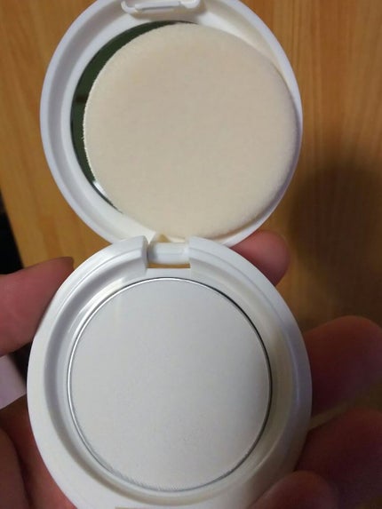 アクメディカ 薬用 フェイスパウダー クリア N/ナリスアップ/プレストパウダーを使ったクチコミ(2枚目)