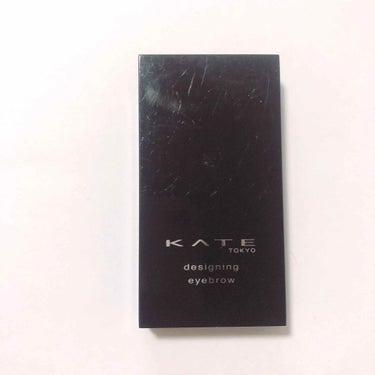 （🎀）KATE
          デザイニングアイブロウ3D EX-4

価格:¥1100+税

アカリンの女子力動画を見て、
購入したアイブロウ🐻
私は、ライトブラウン系を購入しました。
個人的にす