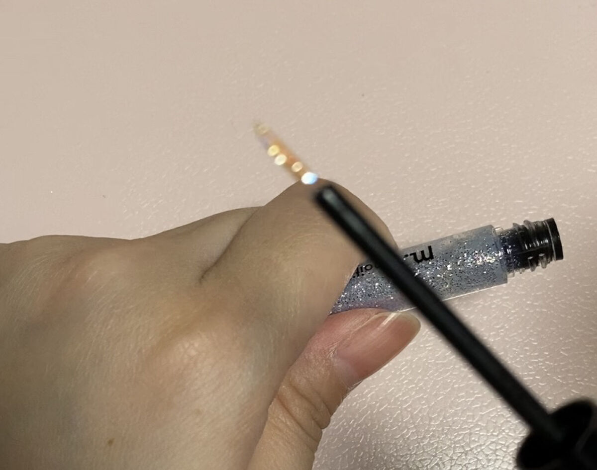 グリッターライナー(MFL リキッドアイシャドウ)/moitiful/グリッターを使ったクチコミ（2枚目）