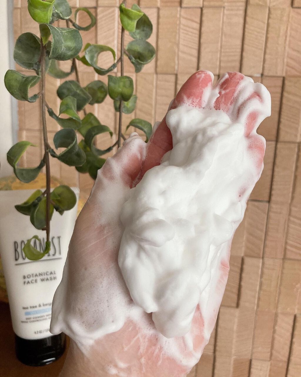 BOTANIST ボタニカルフェイスウォッシュ オイルコントロールのクチコミ「⁡
『BOTANIST ボタニカルフェイスウォッシュ』
⁡
ご紹介します(*^^*)
⁡
脂性.....」（3枚目）