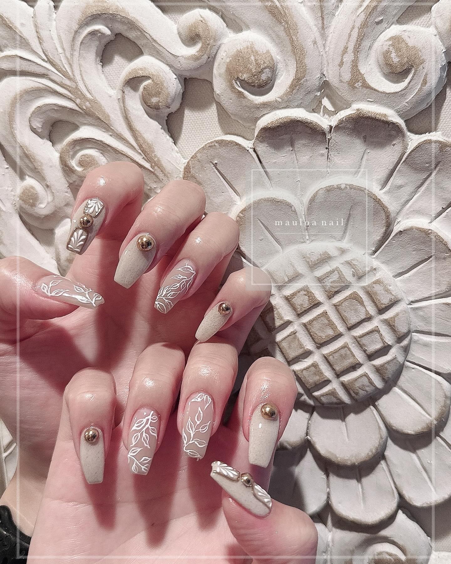 #お花ネイル,#ネイル,#アートネイル,#タイル柄ネイル,#マーブルネイル,#リングネイル,#タイルネイル,#マットネイル,#ミラーネイル,#手書きアートネイル,#ハートネイル,#パーツネイル,#ベージュネイル,#マーブルネイル,#夏ネイル,#天王寺ネイルのネイルデザイン