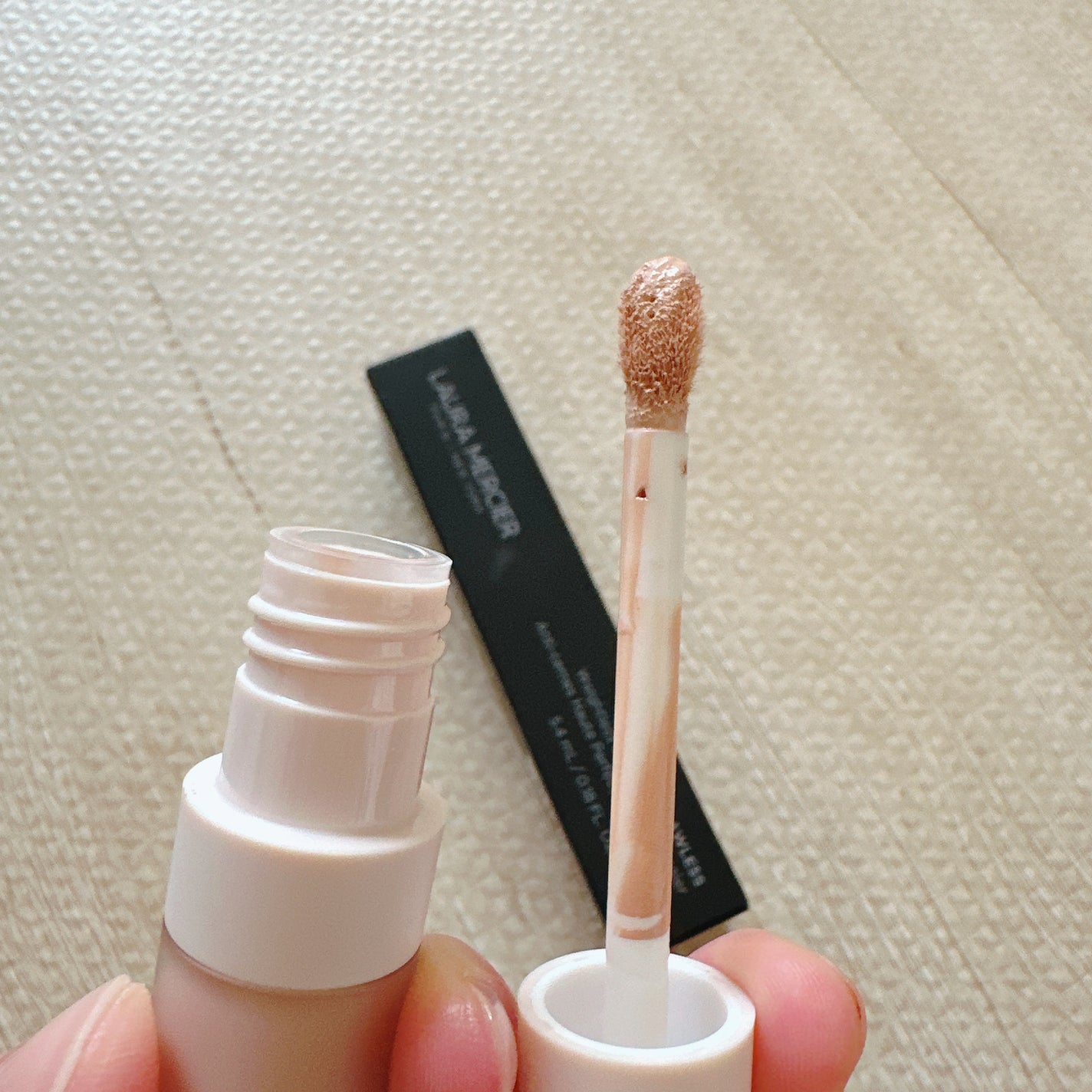 リアル フローレス ウェイトレス パーフェクティング コンシーラー/ローラ メルシエ/リキッドコンシーラーを使ったクチコミ(3枚目)