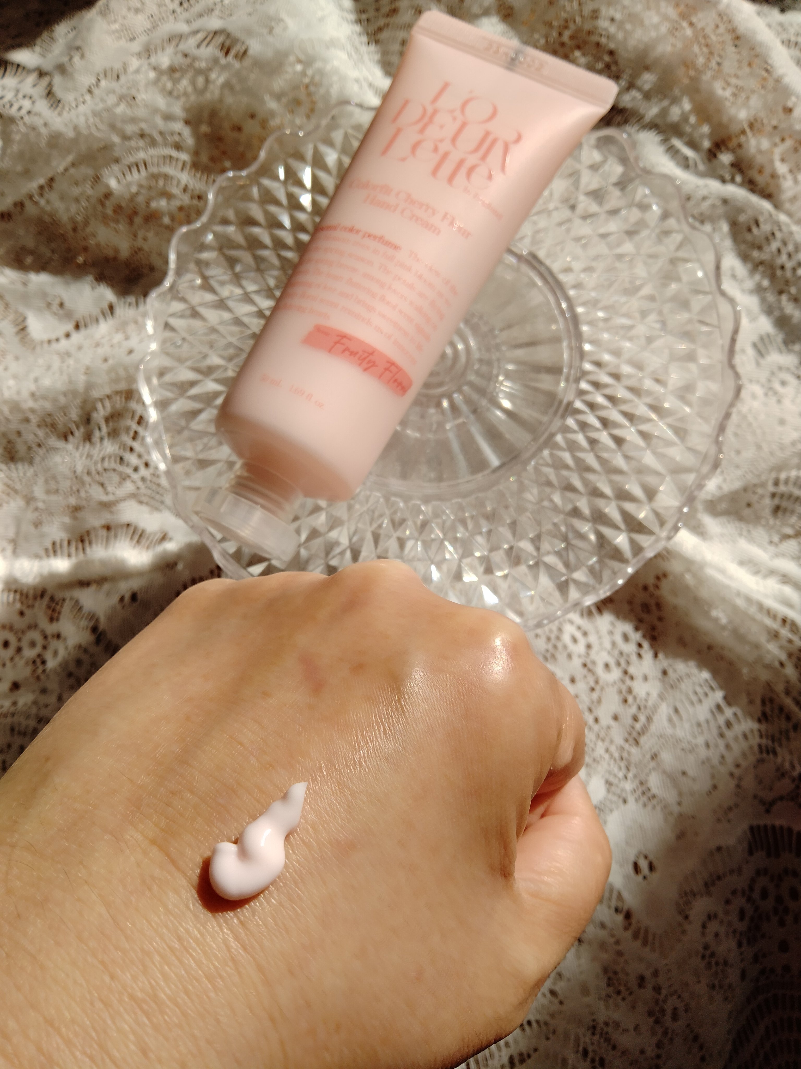 カラーフィットハンドクリーム/ロダレット/ハンドクリームを使ったクチコミ（3枚目）