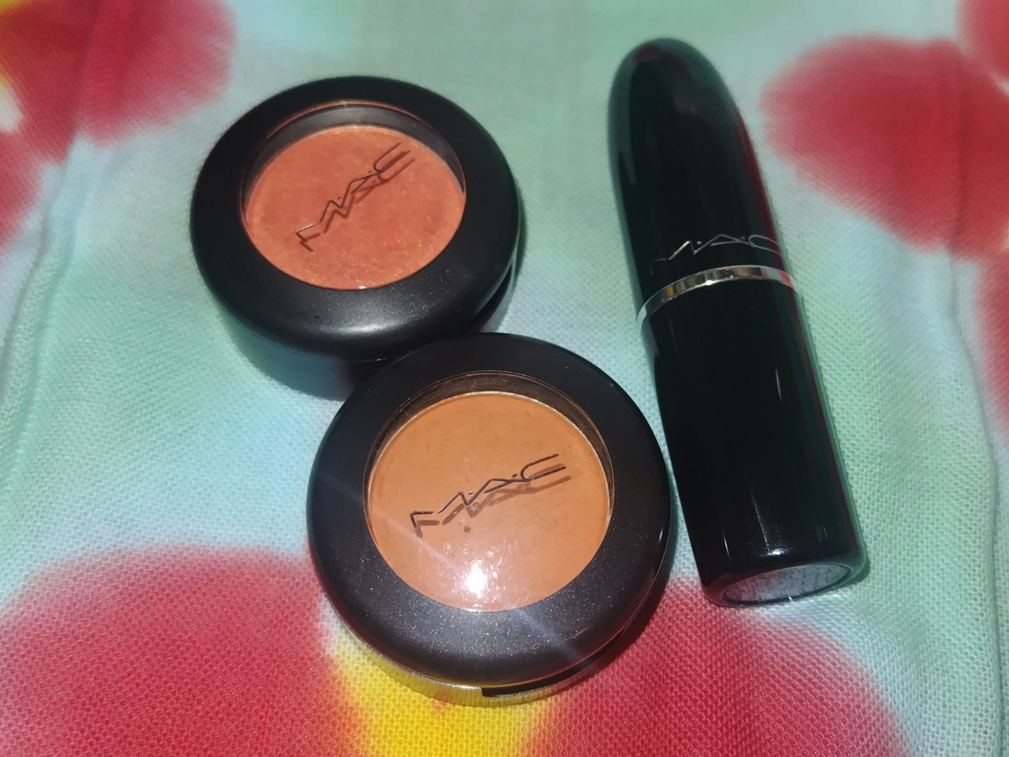 スモール アイシャドウ サスピシャスリー スウィート/M・A・C/単色アイシャドウを使ったクチコミ（1枚目）