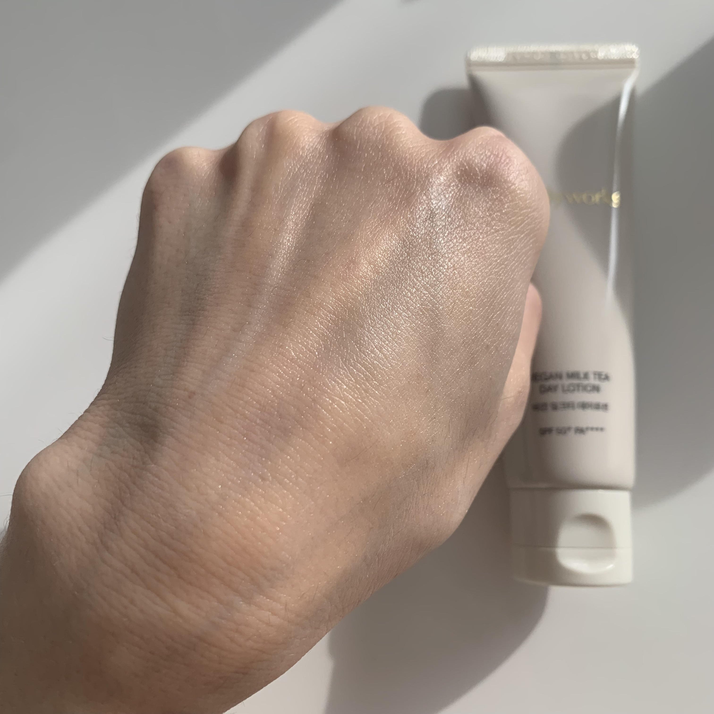 ヴィーガンミルクティーデイローション/simply works/乳液を使ったクチコミ（3枚目）