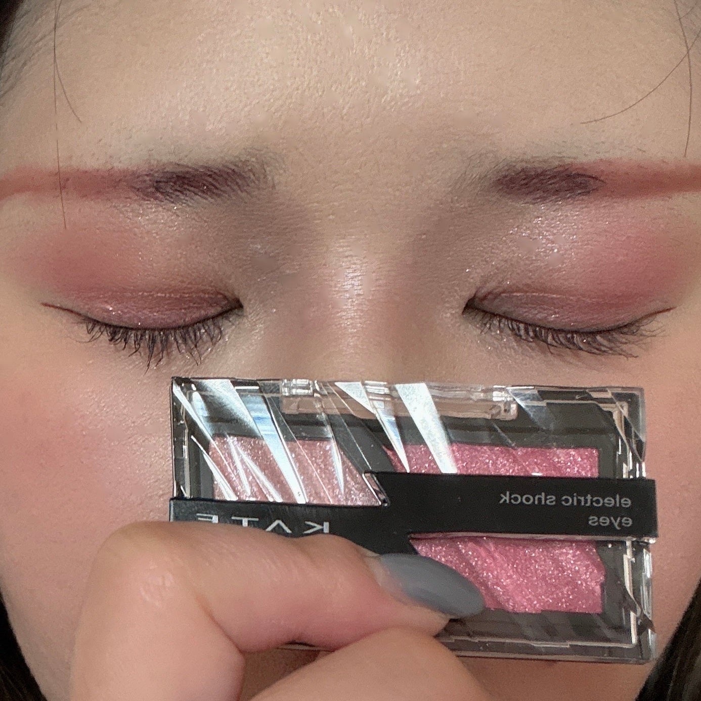 エレクトリックショックアイズ /KATE/アイシャドウパレットを使ったクチコミ(4枚目)