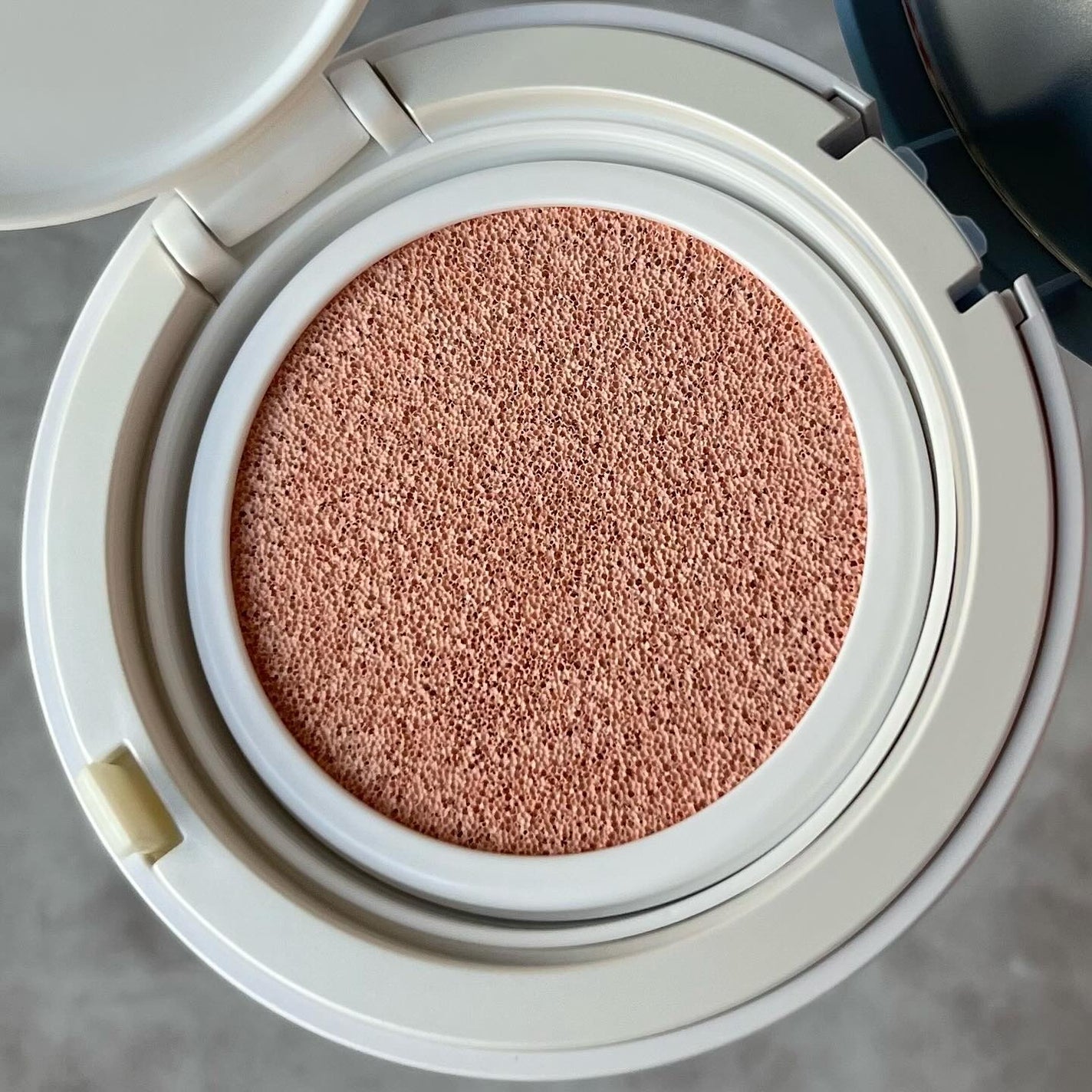 アルティメットフィット トーンアップデニムクッション/OHUI/クッションファンデーションを使ったクチコミ(3枚目)