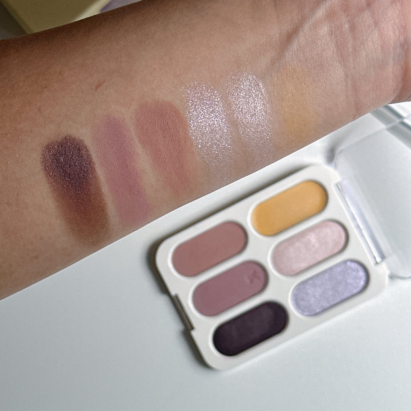 スージングヴィーガンリップオイル/Laka/リップオイルを使ったクチコミ(4枚目)