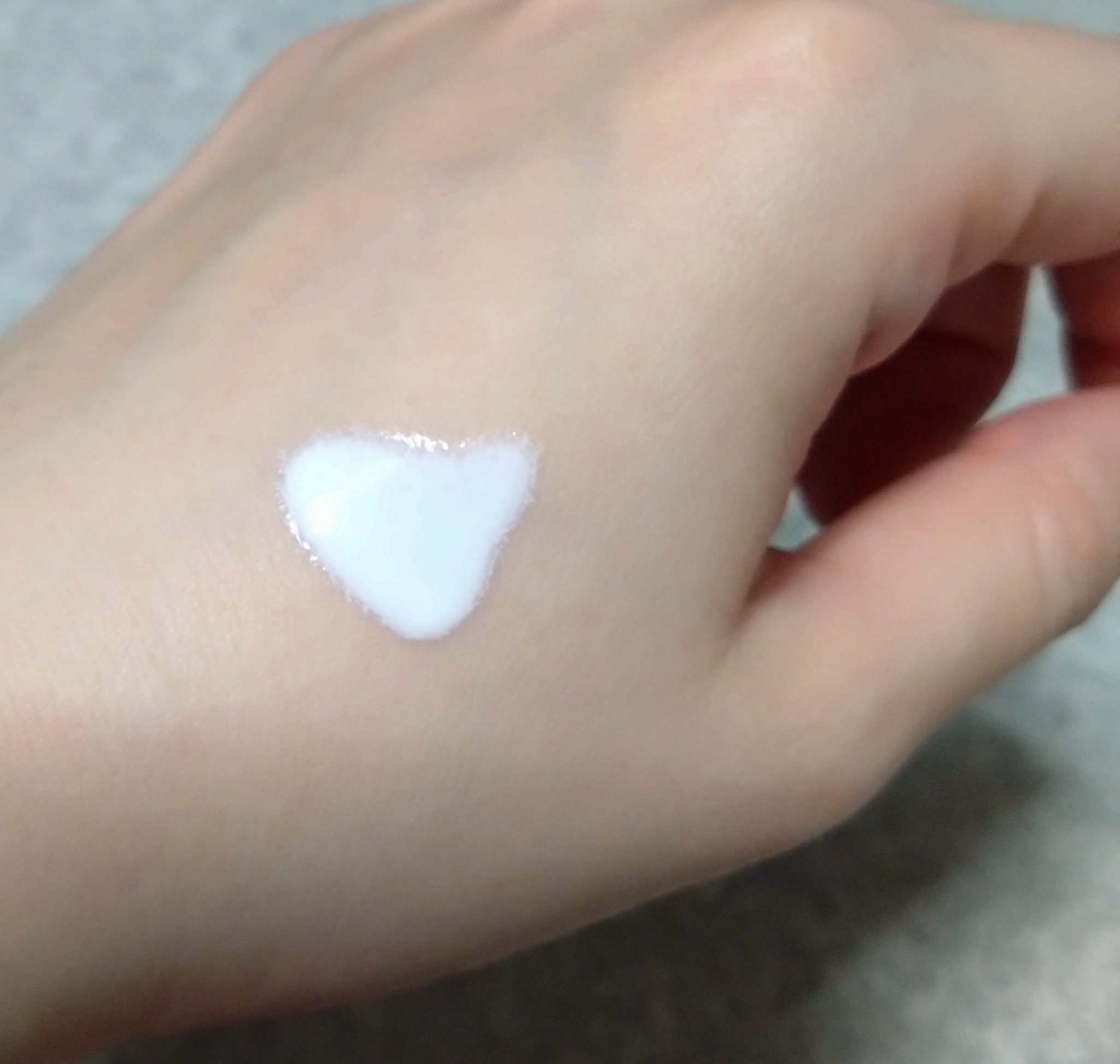 皮脂テカリ防止下地/CEZANNE/化粧下地を使ったクチコミ（2枚目）