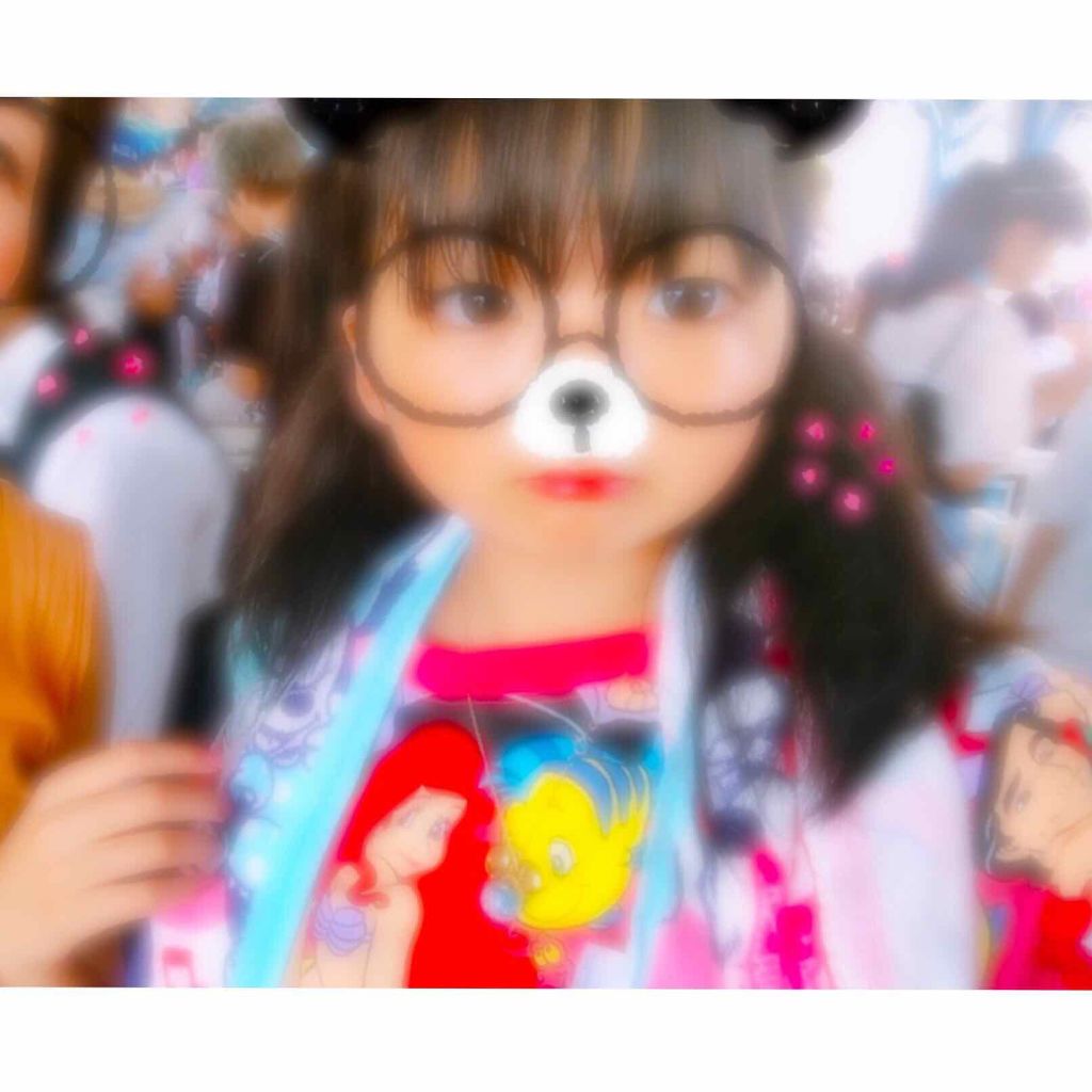 #hitomi on LIPS 「皆さんはじめまして!!ひとみです!軽く自己紹介をさせてください..」(1枚目)