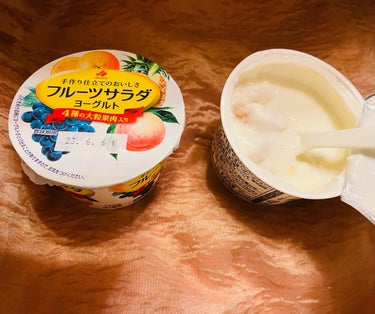 chiekotan on LIPS 「北海道乳業のフルーツサラダヨーグルト♪みかん、白桃、ぶどう、パ..」（1枚目）