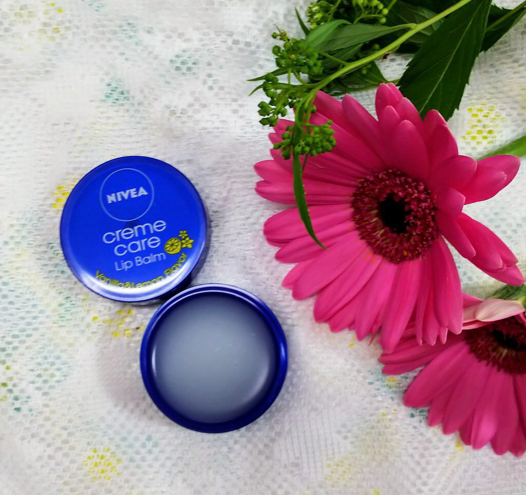 ニベア クリームケア リップバーム バニラ&レモンの香り/ニベア/リップケアを使ったクチコミ（2枚目）