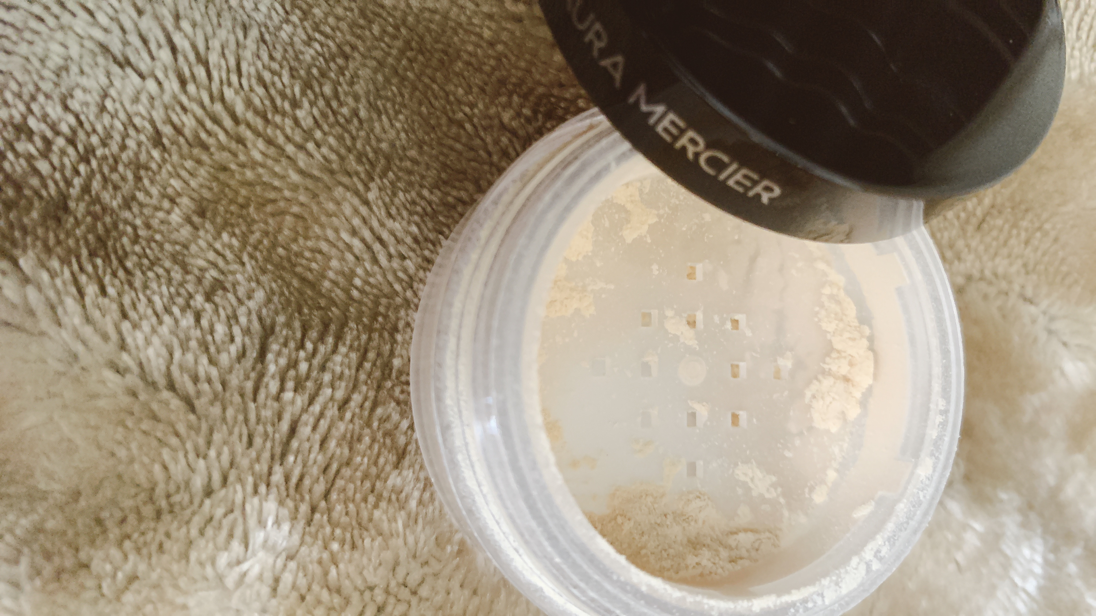 ルースセッティングパウダー トランスルーセント トークン オブ アフェクション ルースセッティング パウダー トランスルーセント 5g/ローラ メルシエ/ルースパウダーを使ったクチコミ（2枚目）