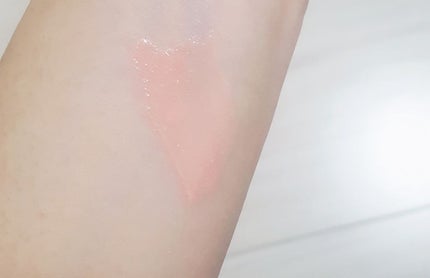 M・A・C ミネラライズ ガラスのクチコミ「アウトレットにて限定キットの商品です。
現在こちらのカラーは廃盤?になっております。
色味.....」(2枚目)