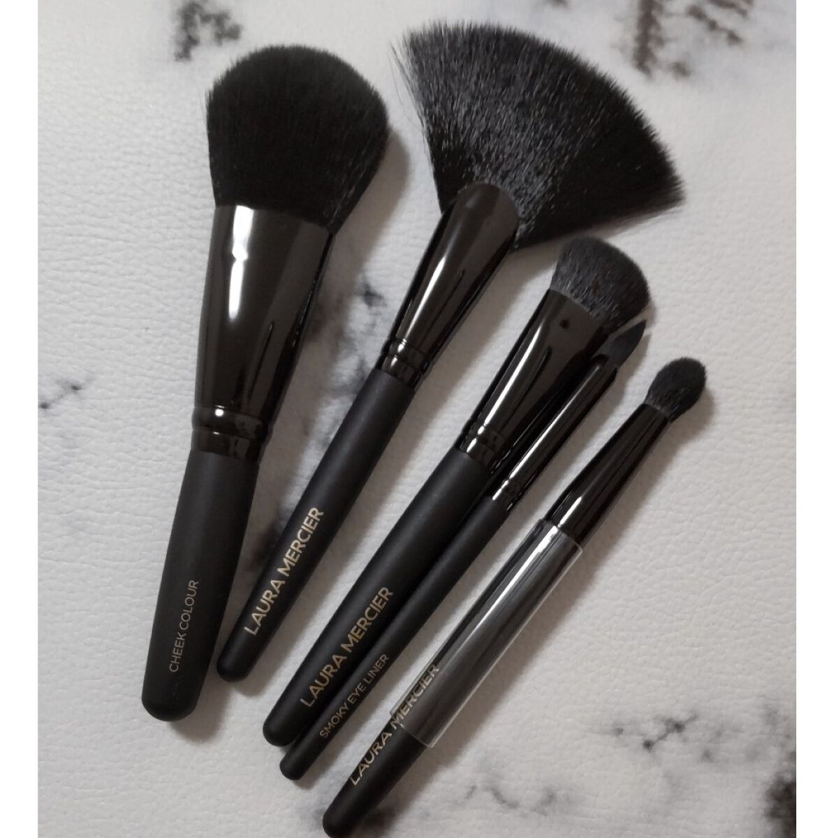 アン アーティスツ ギフト ブラシ コレクション /ローラ メルシエ/メイクアップキットを使ったクチコミ（3枚目）