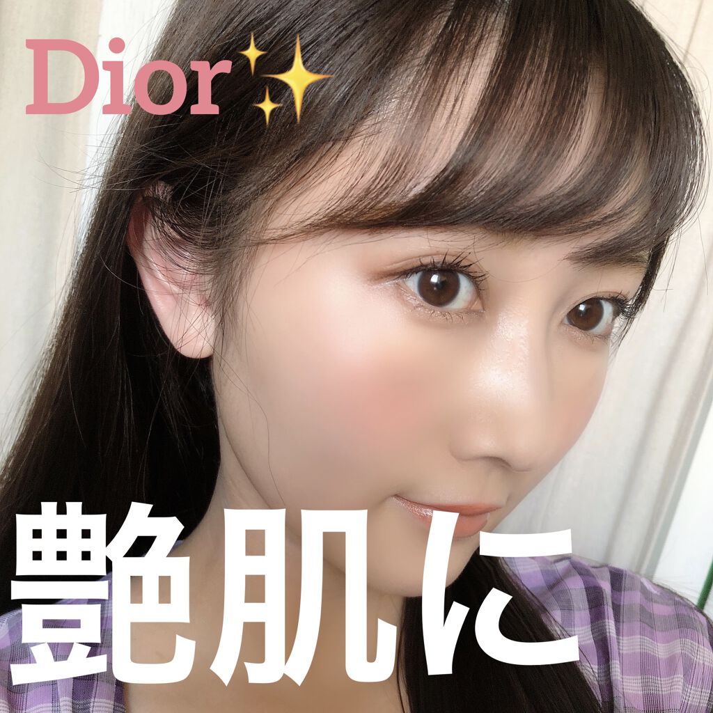 ディオール  スノー パーフェクト ライト クッション ✨

クッションファンデはずっとDiorを使ってます💕

すごい薄付きなので
塗ってる感が無く肌をナチュラルに綺麗にカバーしてくれます。

いろんなファンデーション使ってるけど
これ