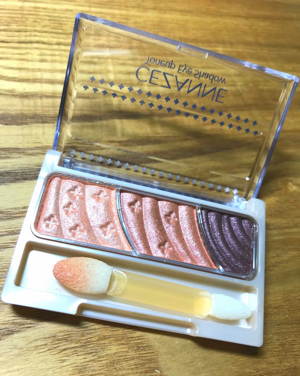 トーンアップアイシャドウ/CEZANNE/アイシャドウパレットを使ったクチコミ(2枚目)