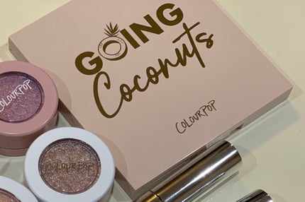Going Coconuts Bronzed Eyeshadow Palette/ColourPop/アイシャドウパレットを使ったクチコミ(2枚目)