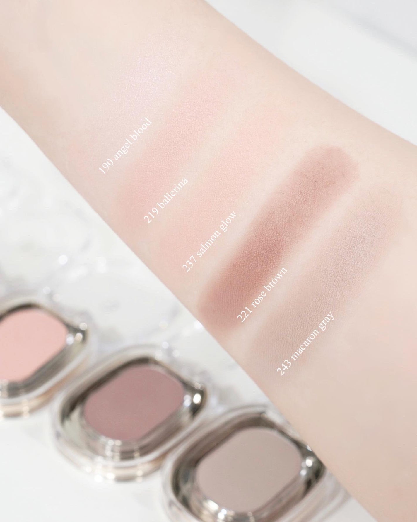 STEP BASIC EYESHADOW/Ameli/単色アイシャドウを使ったクチコミ(2枚目)