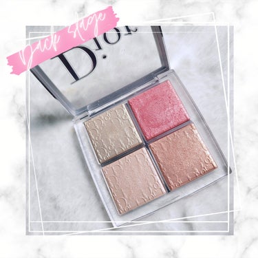 Dior ディオール バックステージ フェイス グロウ パレットのクチコミ「美しいゴールドの輝きでツヤ肌効果✨

ハイライトにもチークにも使えるこのパレット、ほんと細かい.....」（1枚目）