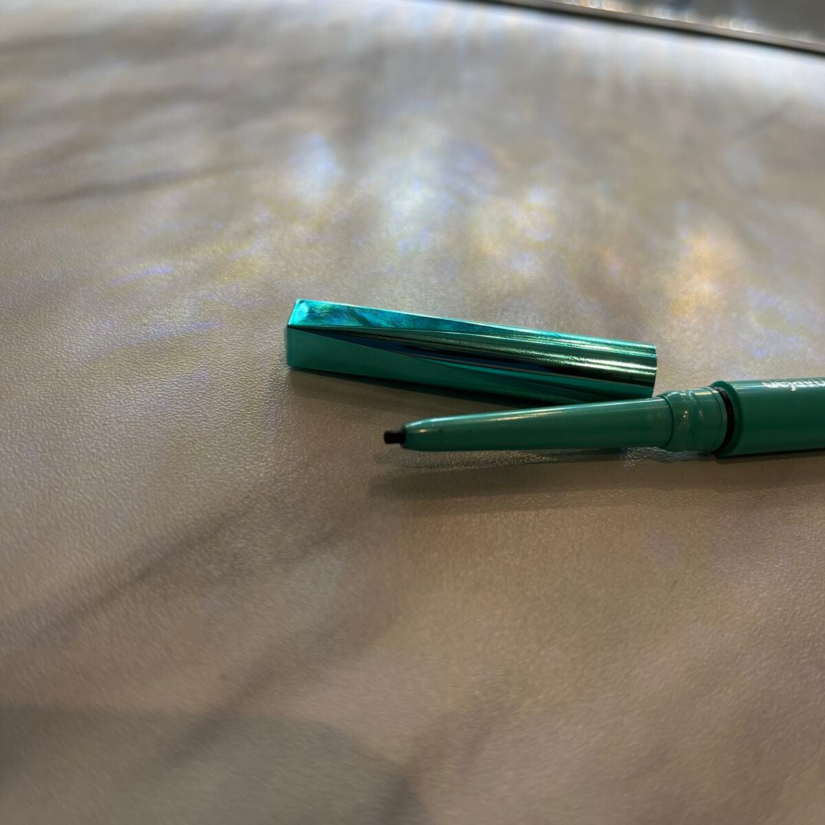 「密着アイライナー」クリームペンシル/デジャヴュ/ペンシルアイライナーを使ったクチコミ(1枚目)