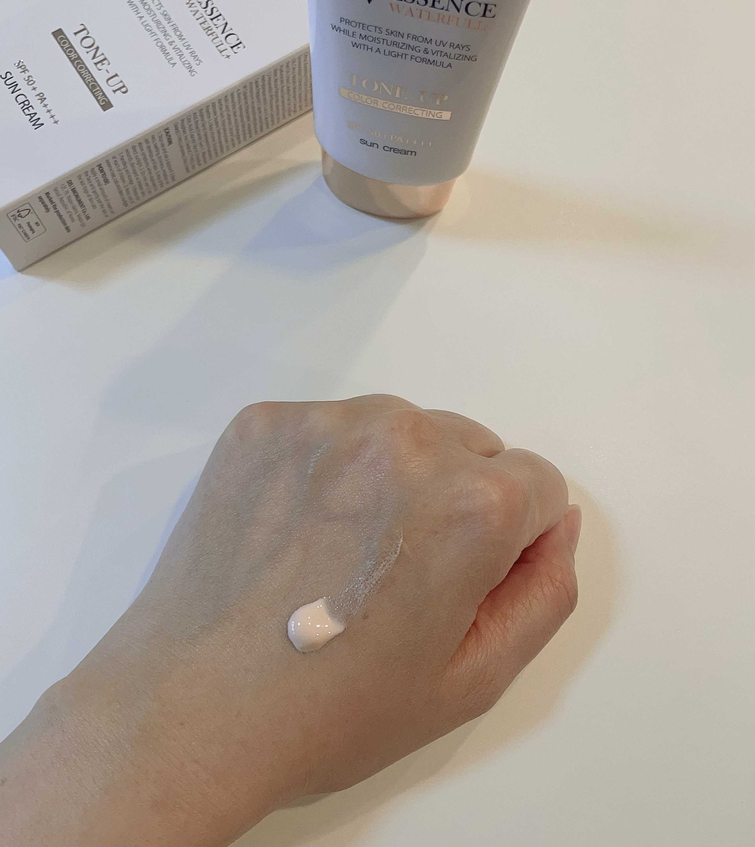 ウォータフルトーンアップサンクリーム/ダルバ/日焼け止めクリームを使ったクチコミ（3枚目）