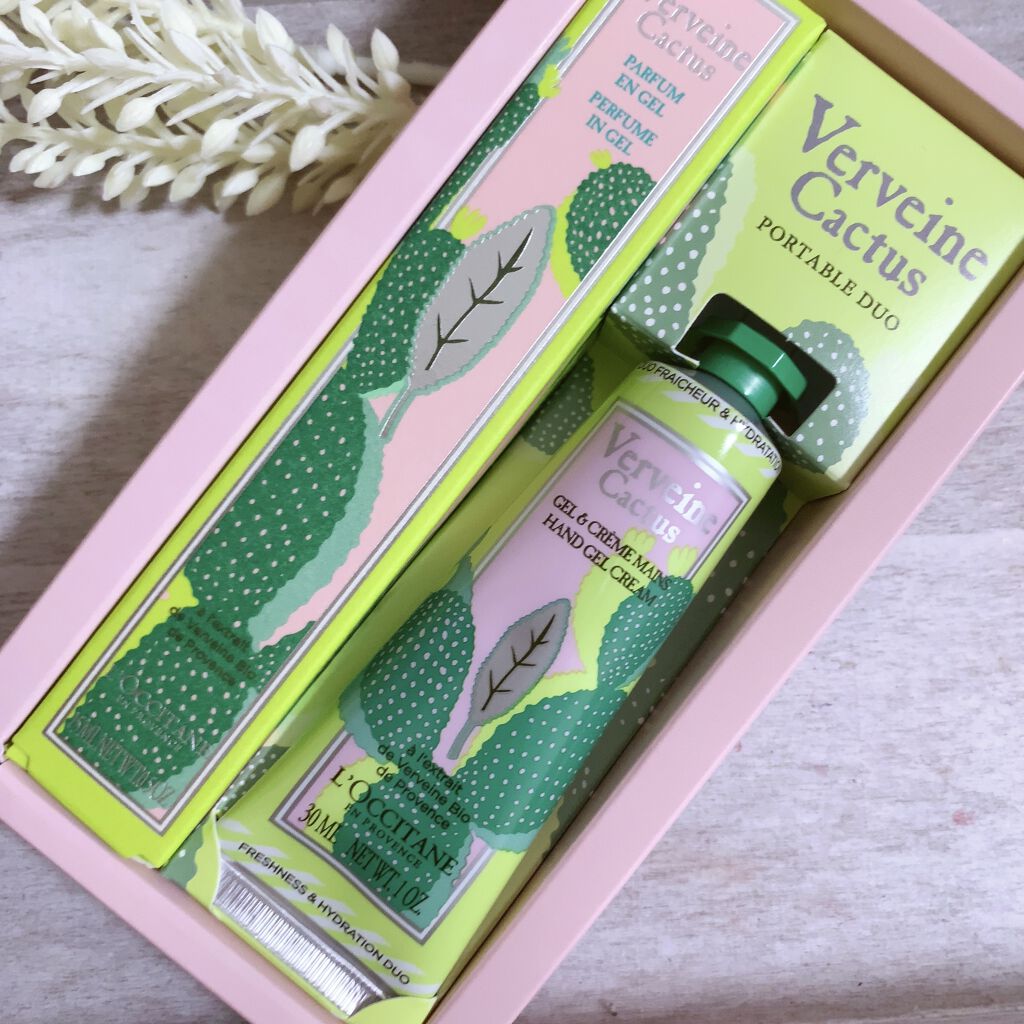 アクアカクタスヴァーベナ バイカラーハンドクリーム/L'OCCITANE/ハンドクリームを使ったクチコミ（1枚目）