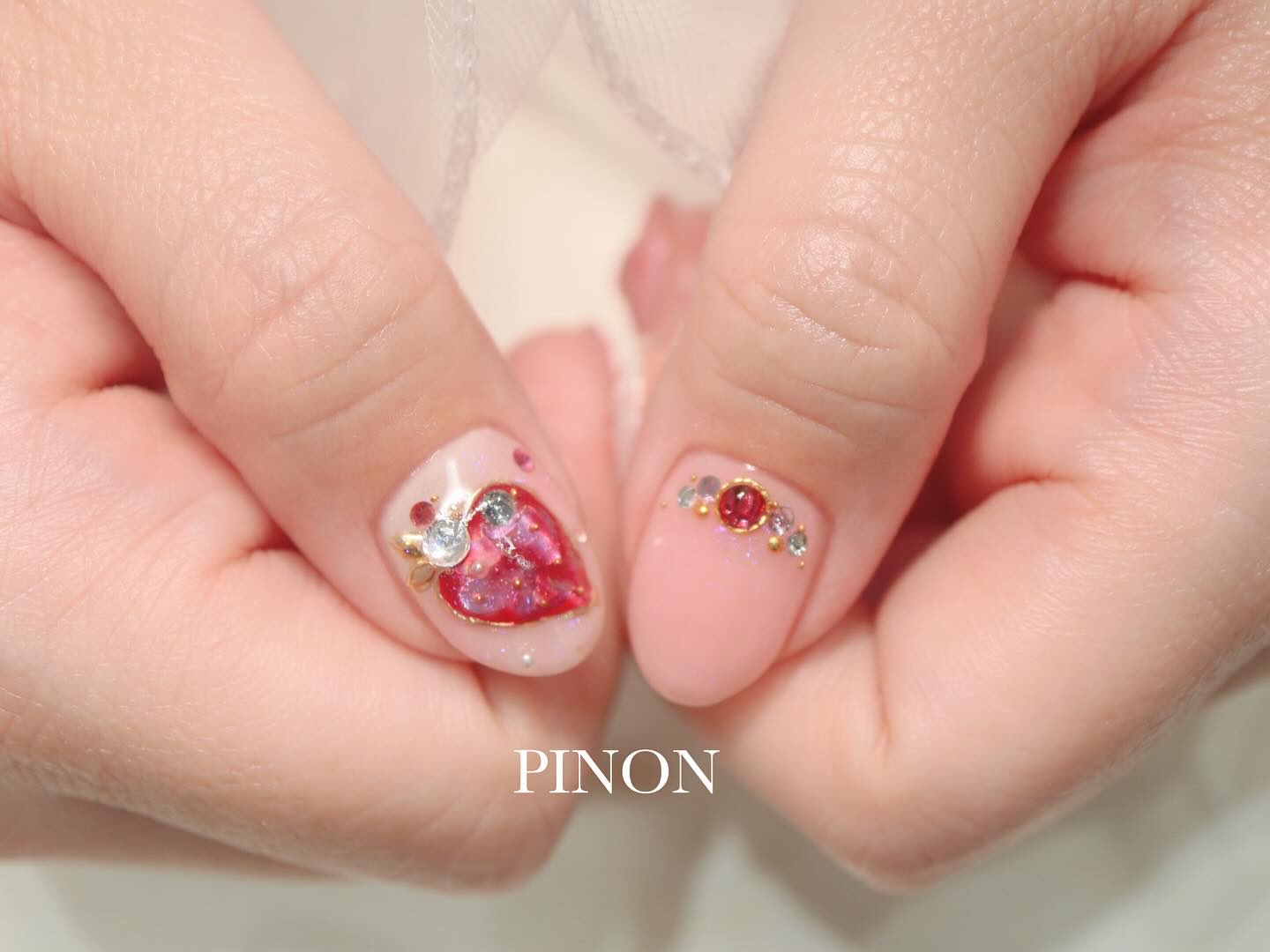#イチゴネイル,#バレンタインネイル,#ハートネイル,#ピンクネイル,#いちごネイルのネイルデザイン