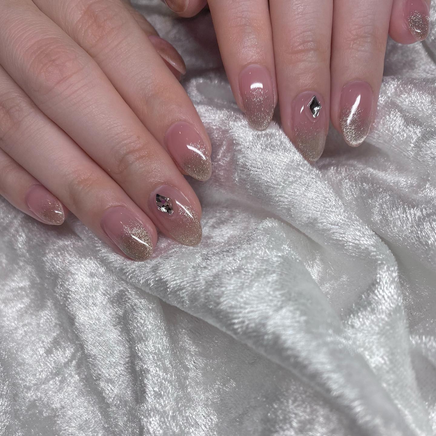 #マグネットネイル,#韓国ネイル,#ワンホンネイル,#ランバスネイル,#うるつやネイル,#ちゅるんネイル,#おフェロネイル,#血色ネイル,#ピンクネイル,#お呼ばれネイル,#お上品ネイルのネイルデザイン