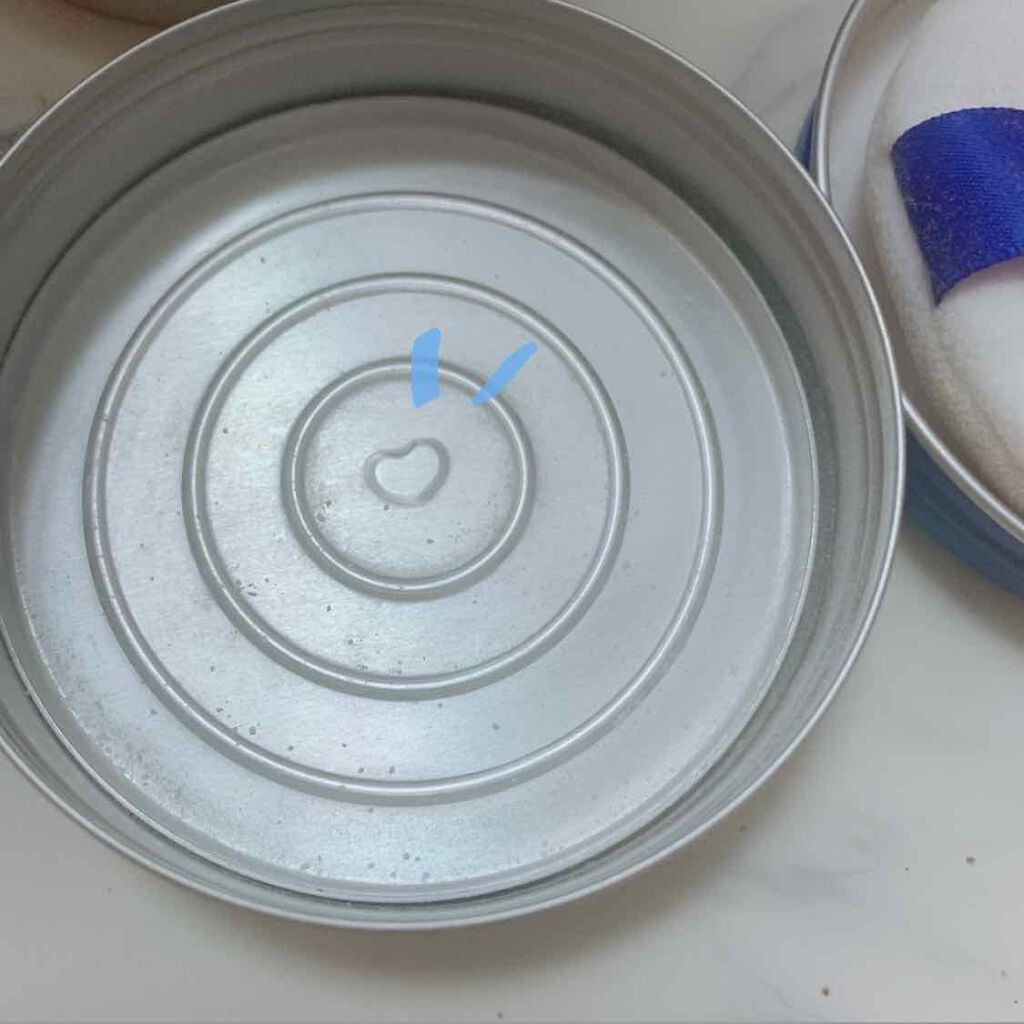 すっぴん ホワイトニングパウダーA/クラブ/プレストパウダーを使ったクチコミ（2枚目）