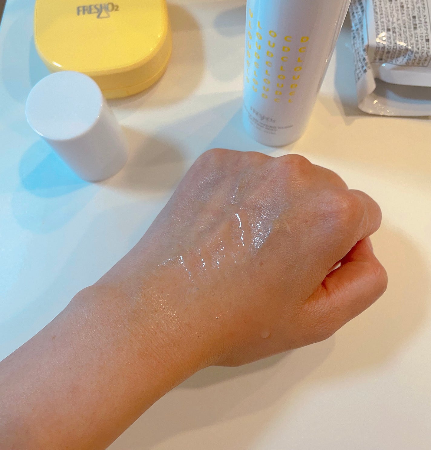 クラウドオールウェイズオン ハイドログロー メイクキー プミスト/FRESHO2/フィックスミストを使ったクチコミ(3枚目)