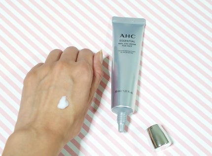 エッセンシャル リアル アイクリーム フォーフェイス/AHC/アイケア・アイクリームを使ったクチコミ(3枚目)