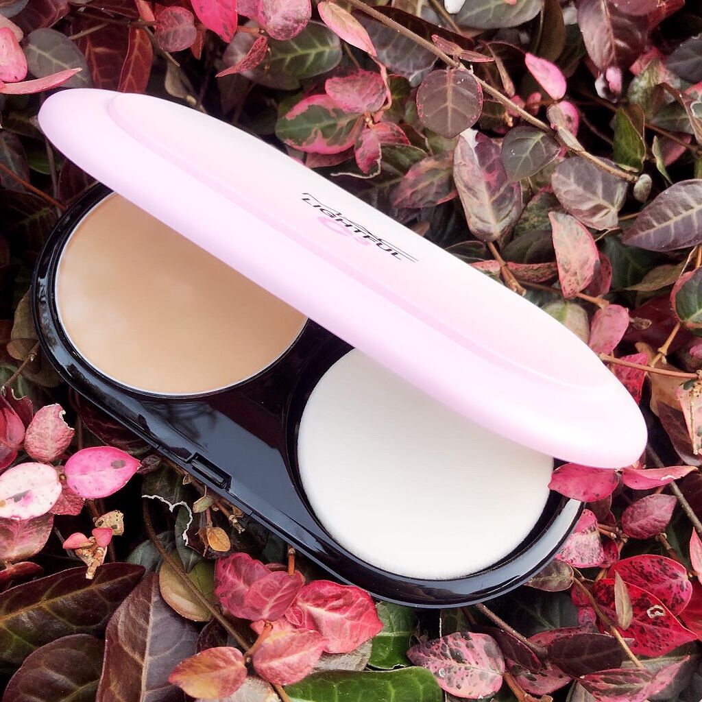 ライトフル C3 ナチュラル シルク パウダーファンデーション/M・A・C/パウダーファンデーションを使ったクチコミ(1枚目)