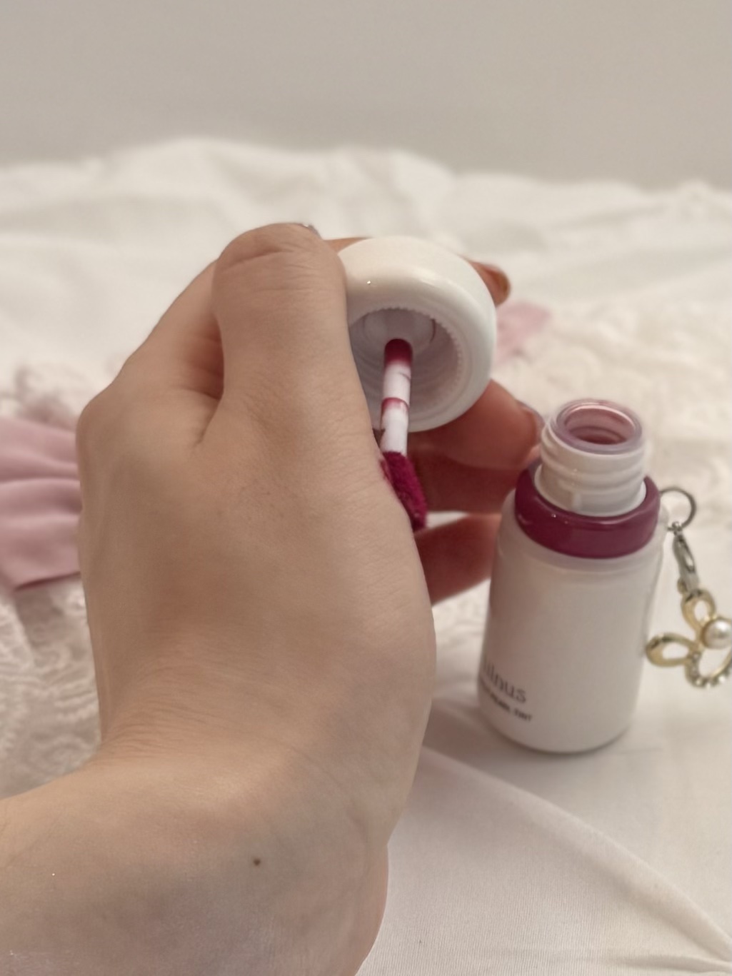 ティルナス サンリットパール ティント 06　REAL RASPBERRY　リアルラズベリー/tilnus/リップティントを使ったクチコミ（2枚目）