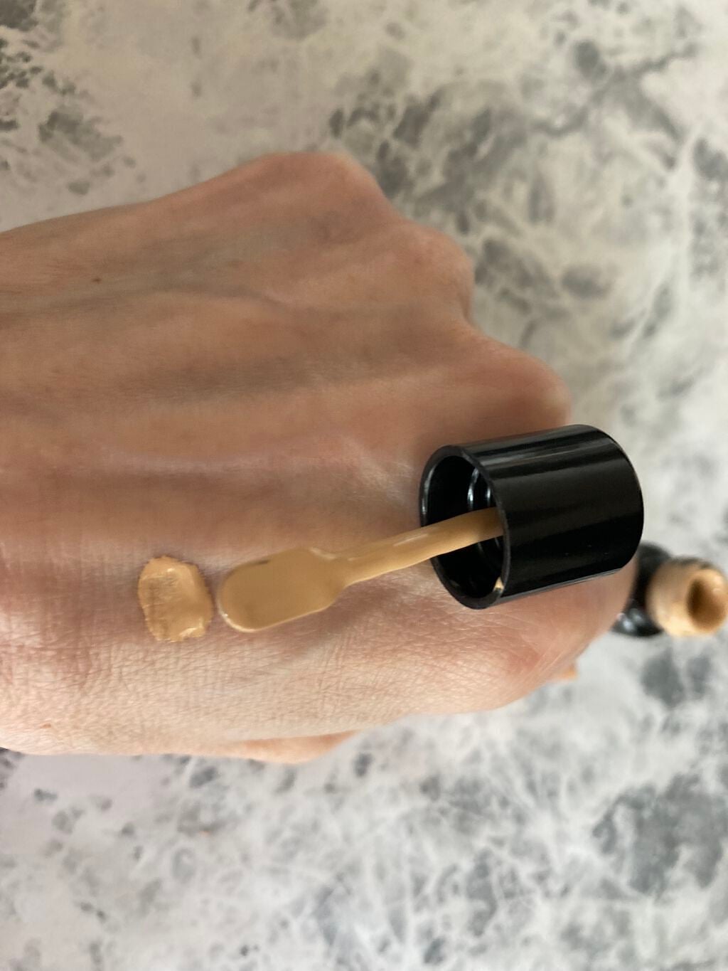 インテンシブ スキン セラム ファンデーション SPF40(PA++++)/BOBBI BROWN/リキッドファンデーションを使ったクチコミ(3枚目)